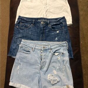 Woman’s size 10 bundle blue Jean shorts/lot of 4